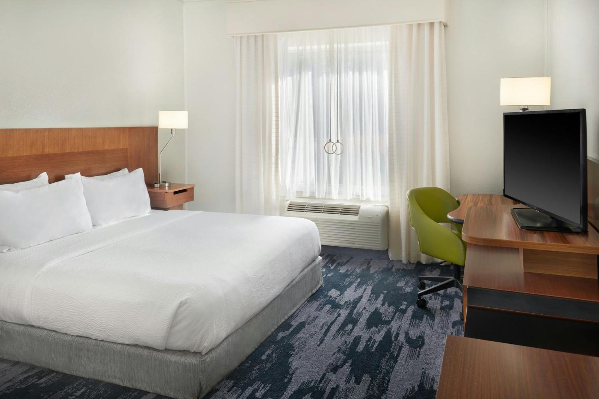 Fairfield & By Marriott Reading Hotel 3*