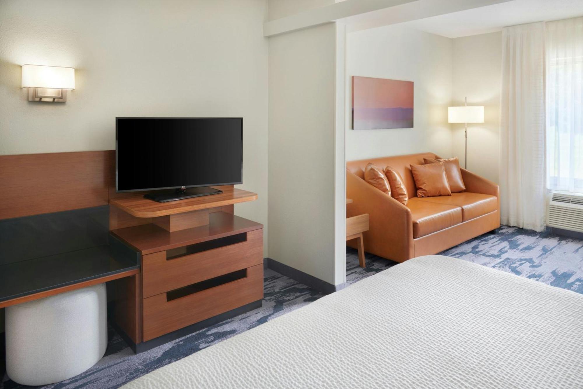 Fairfield & By Marriott Reading Hotel Wyomissing