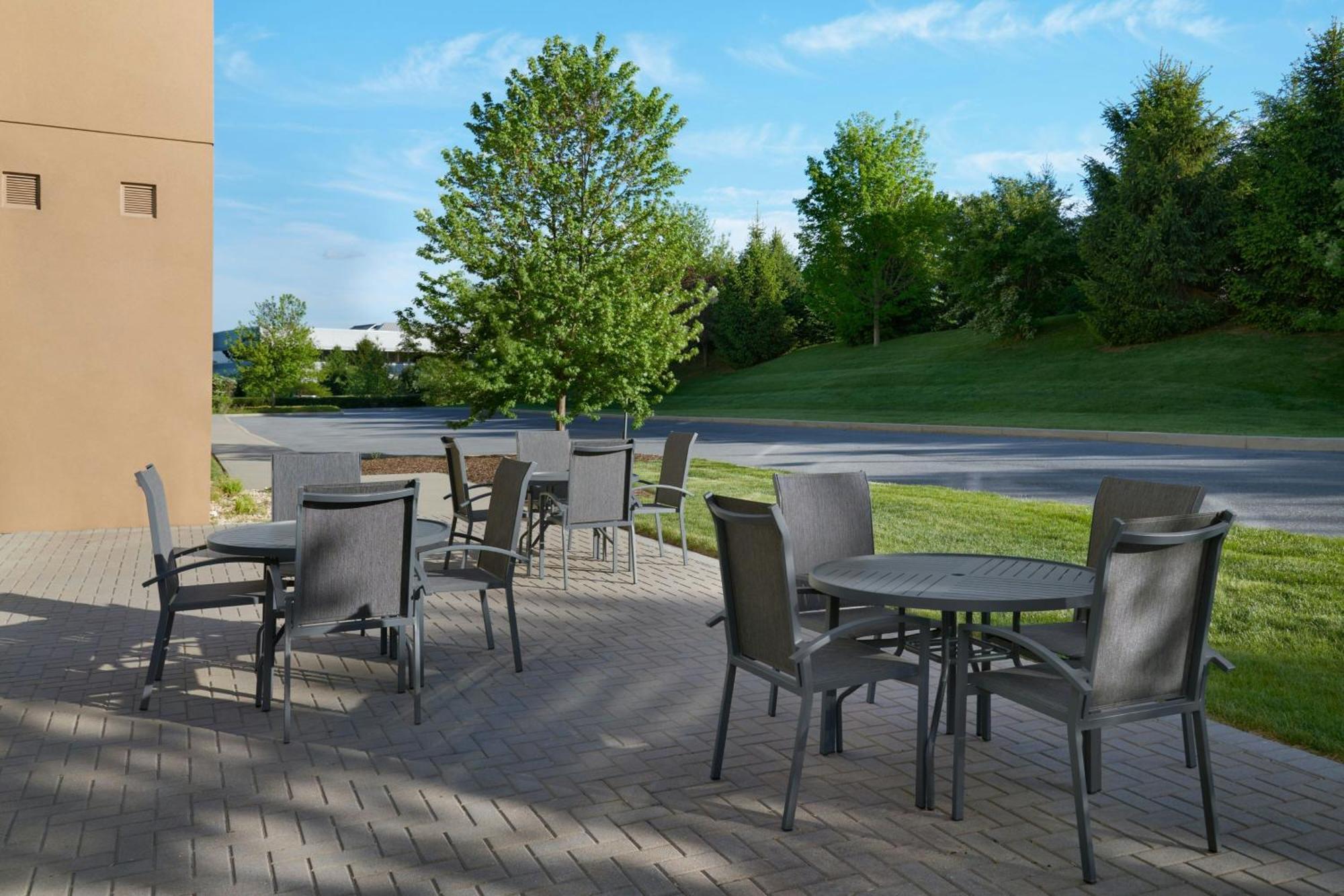 Fairfield & By Marriott Reading Hotel Wyomissing