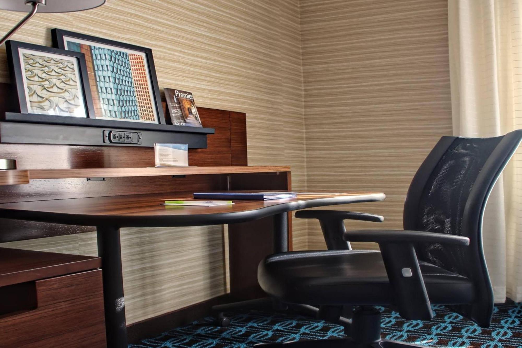 Fairfield & By Marriott Reading Hotel Wyomissing