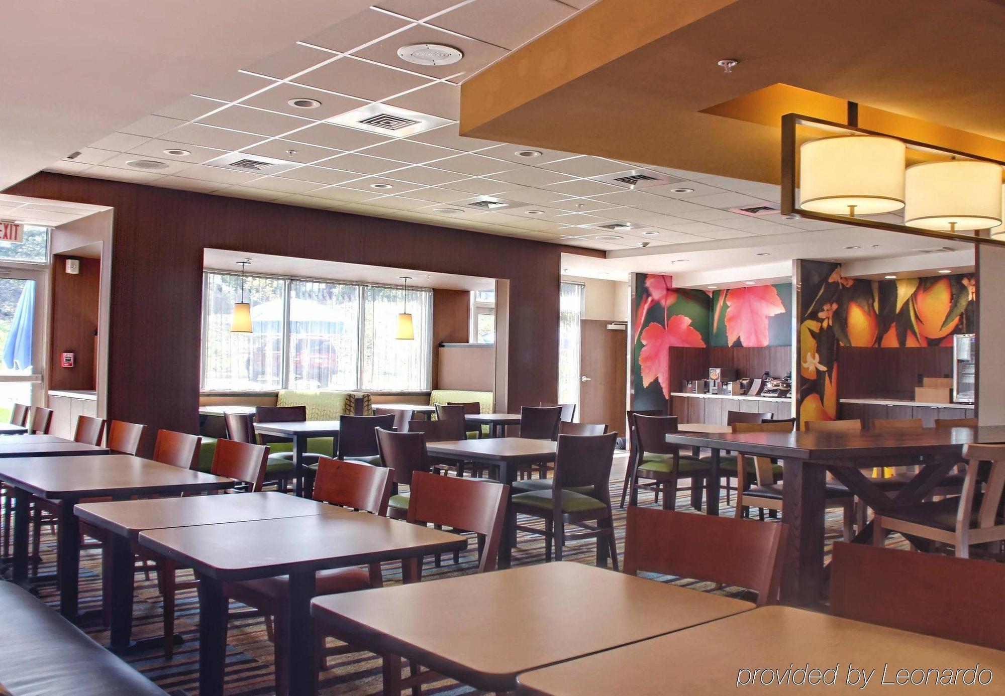 Hotel Fairfield & By Marriott Reading