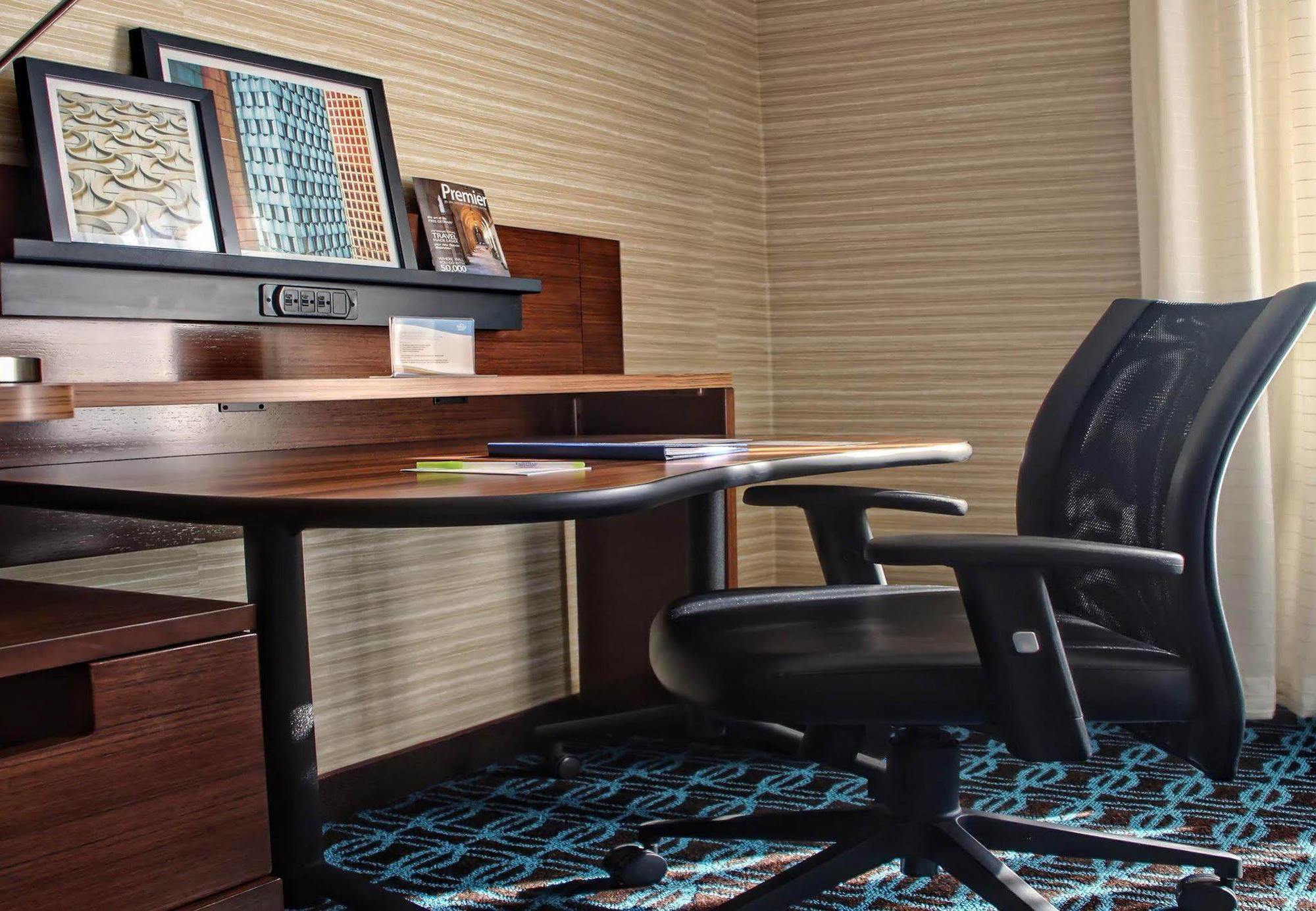Fairfield & By Marriott Reading Hotel Wyomissing