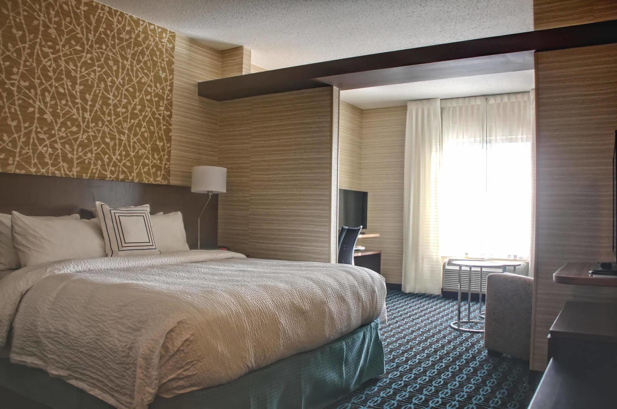 Fairfield & By Marriott Reading 3*